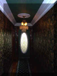 Hallway2.jpg (52659 bytes)